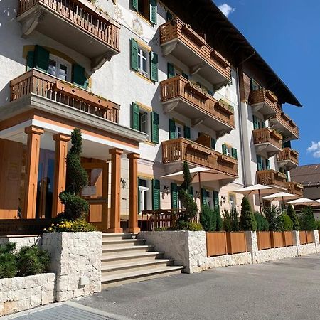 Hotel Serena Cortina コルティーナ・ダンペッツォ エクステリア 写真
