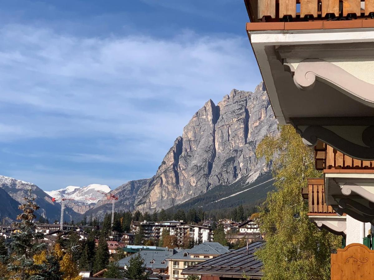 Hotel Serena Cortina コルティーナ・ダンペッツォ エクステリア 写真