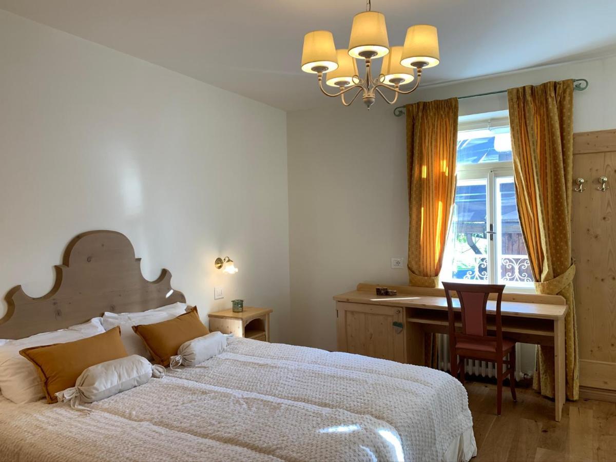 Hotel Serena Cortina コルティーナ・ダンペッツォ エクステリア 写真