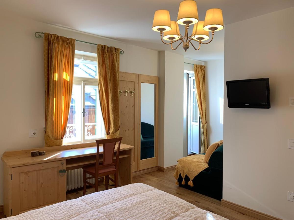 Hotel Serena Cortina コルティーナ・ダンペッツォ エクステリア 写真