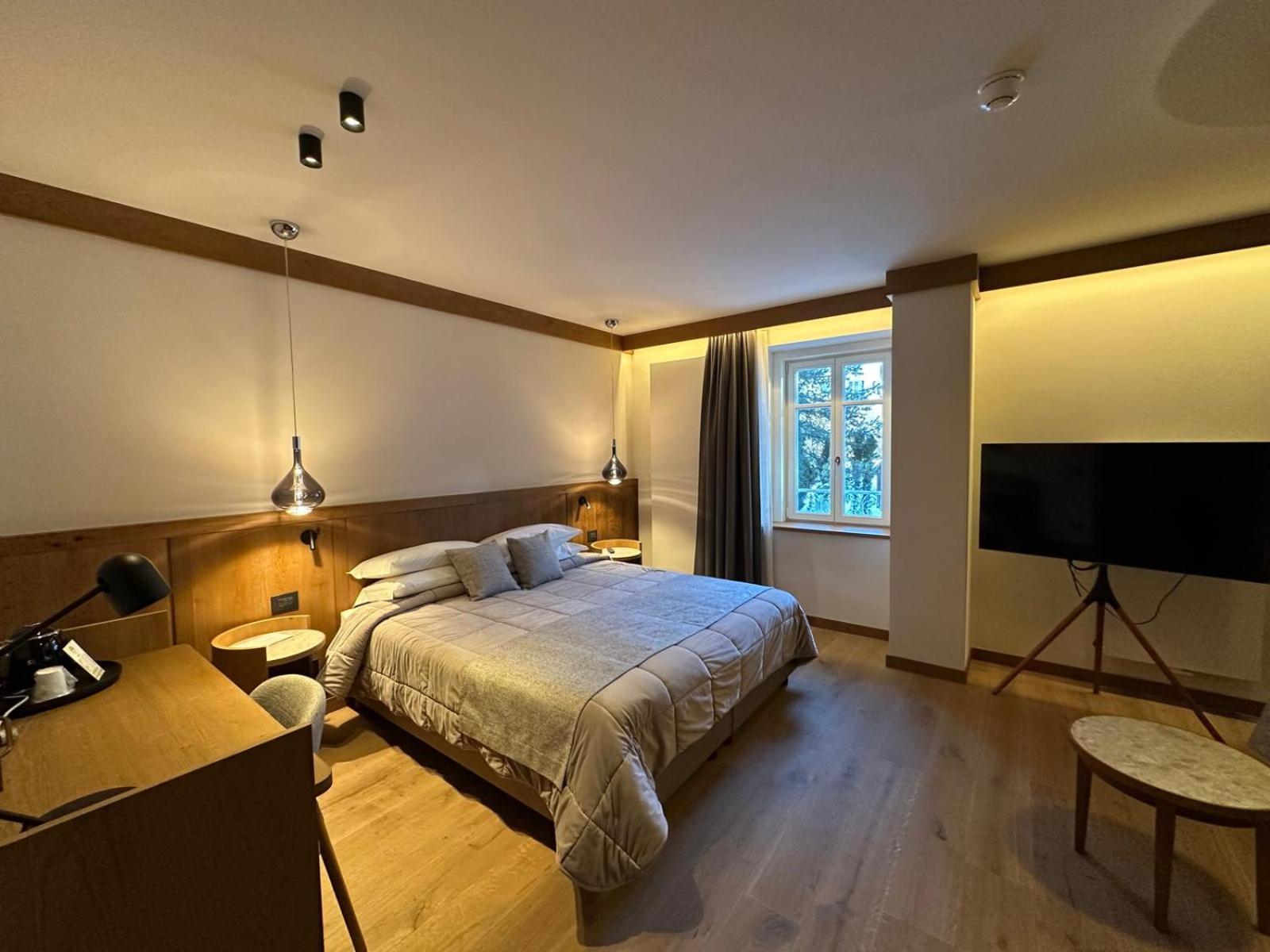 Hotel Serena Cortina コルティーナ・ダンペッツォ エクステリア 写真