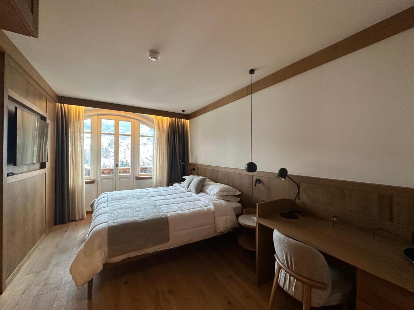 Hotel Serena Cortina コルティーナ・ダンペッツォ エクステリア 写真