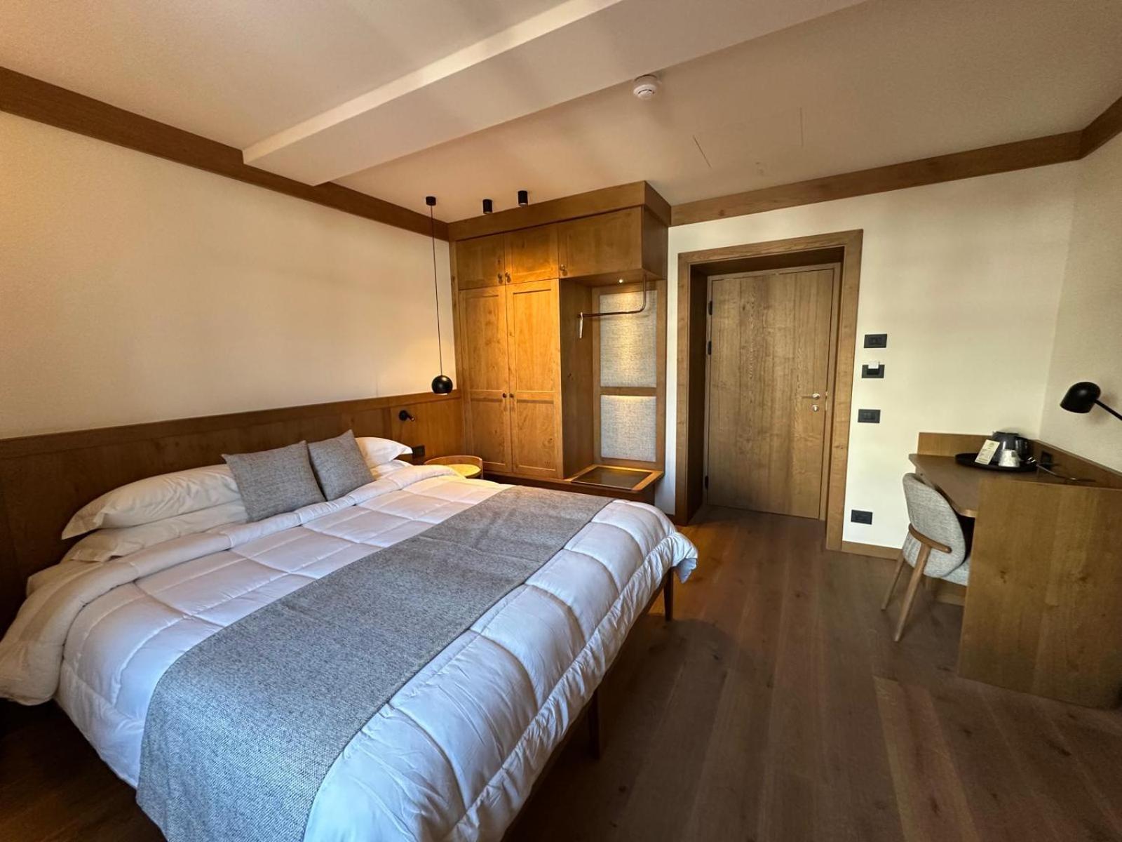 Hotel Serena Cortina コルティーナ・ダンペッツォ エクステリア 写真