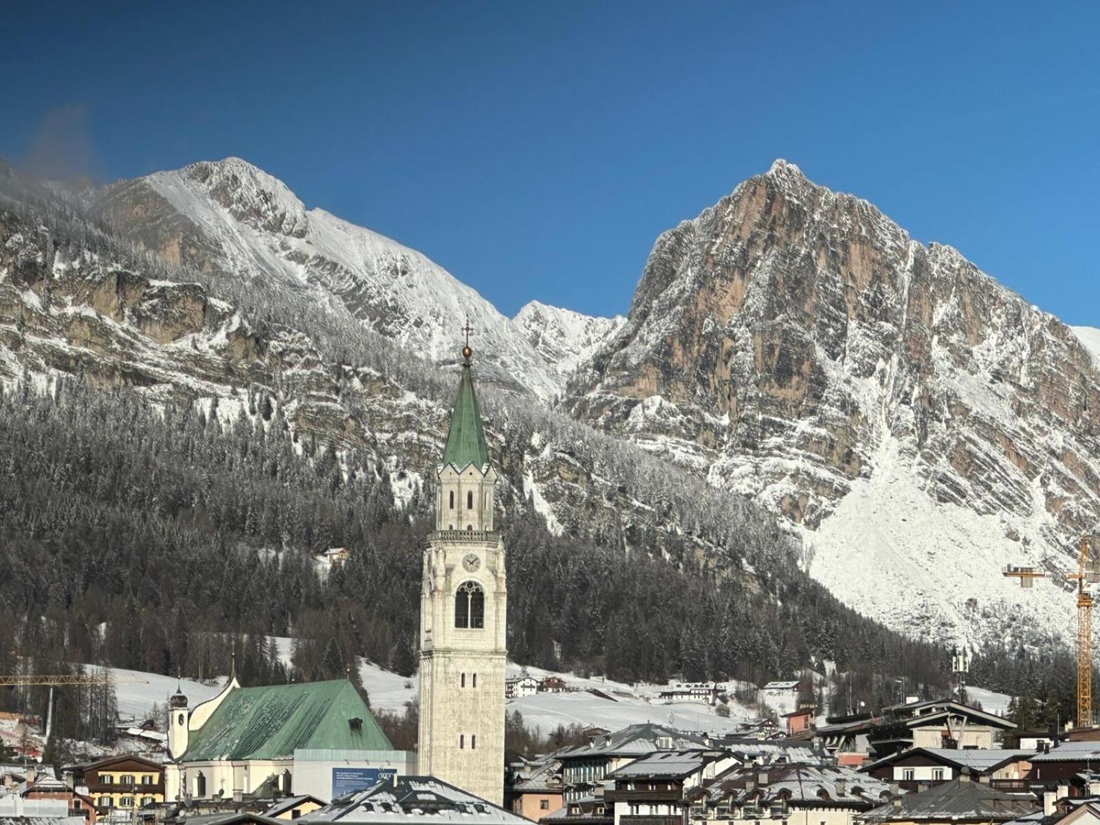 Hotel Serena Cortina コルティーナ・ダンペッツォ エクステリア 写真